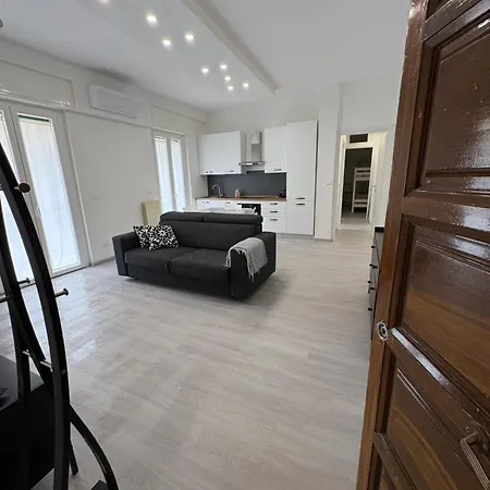 Rb - Center - Apartment *