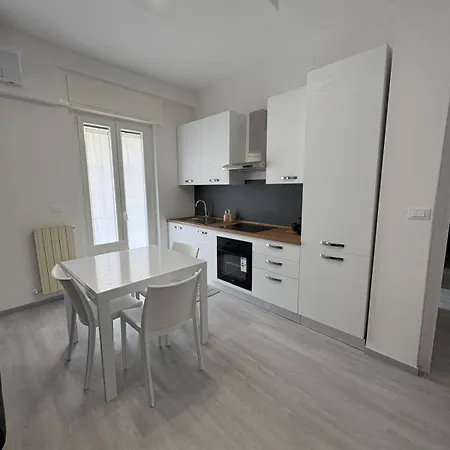 Apartment Rb - Center - *